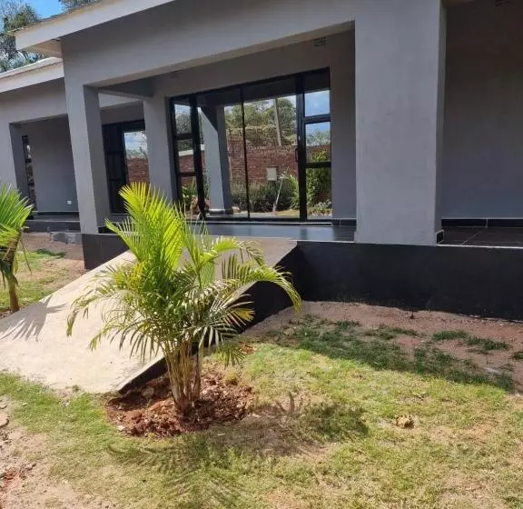 تختخواب و صبحانه Gono Compound