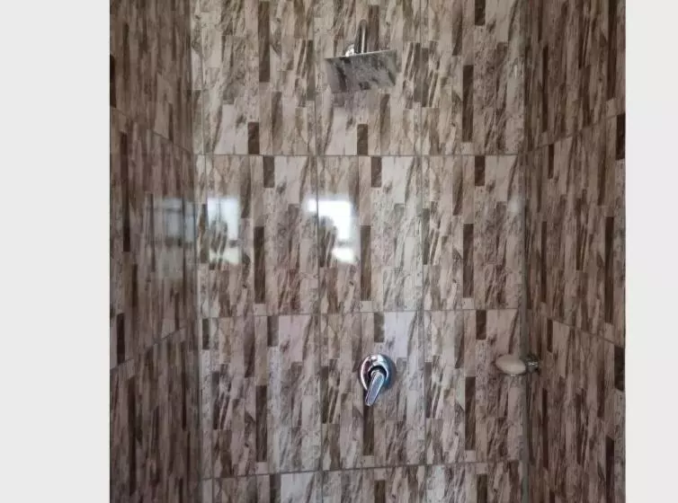 تختخواب و صبحانه Gono Compound