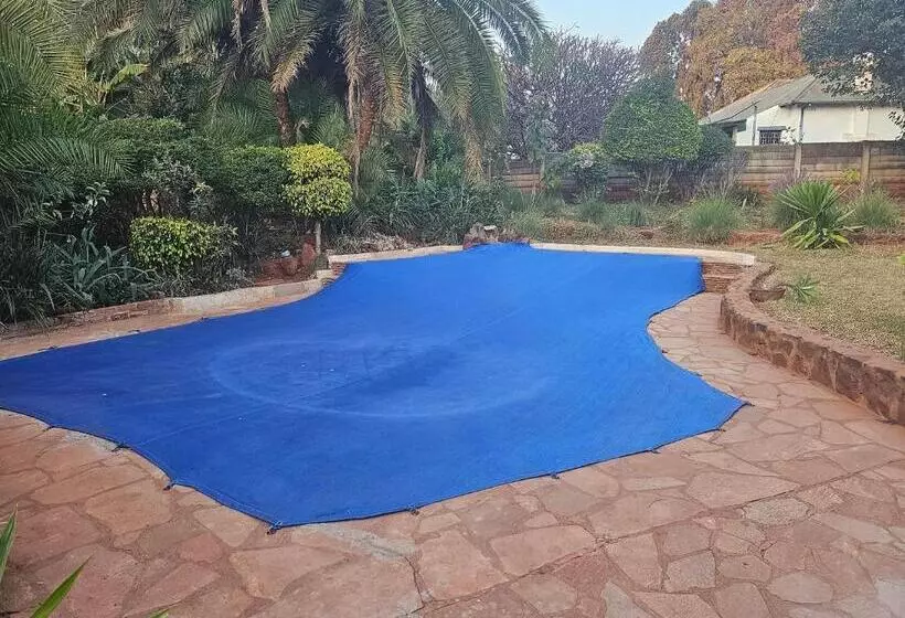 تختخواب و صبحانه Gono Compound