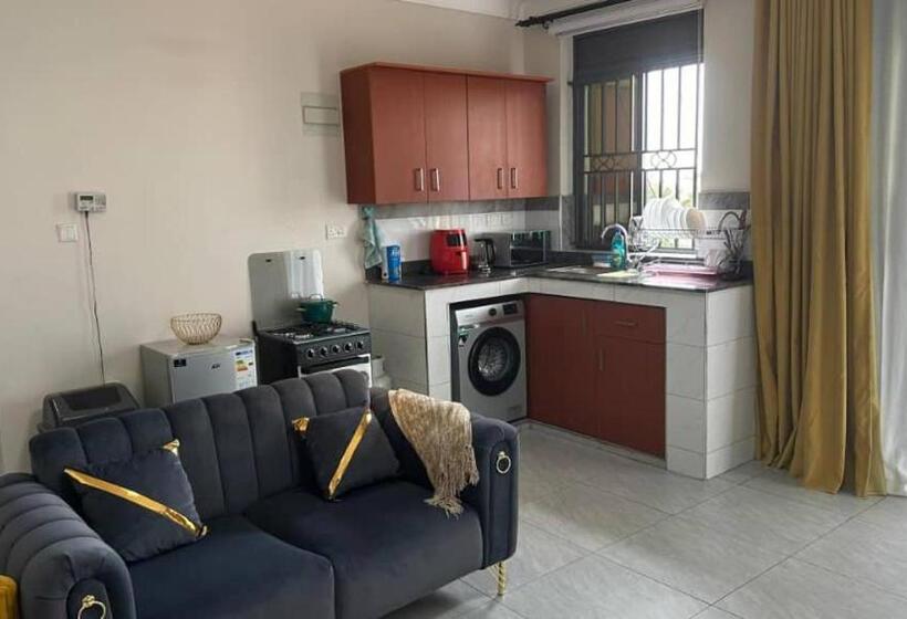 تختخواب و صبحانه Travel Hive