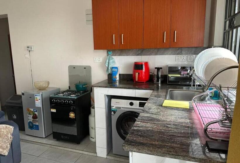 تختخواب و صبحانه Travel Hive