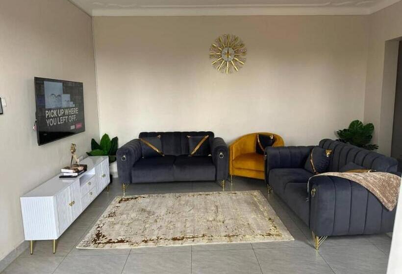 تختخواب و صبحانه Travel Hive