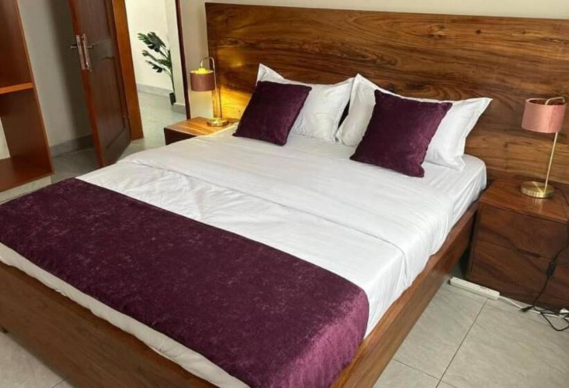 تختخواب و صبحانه Travel Hive