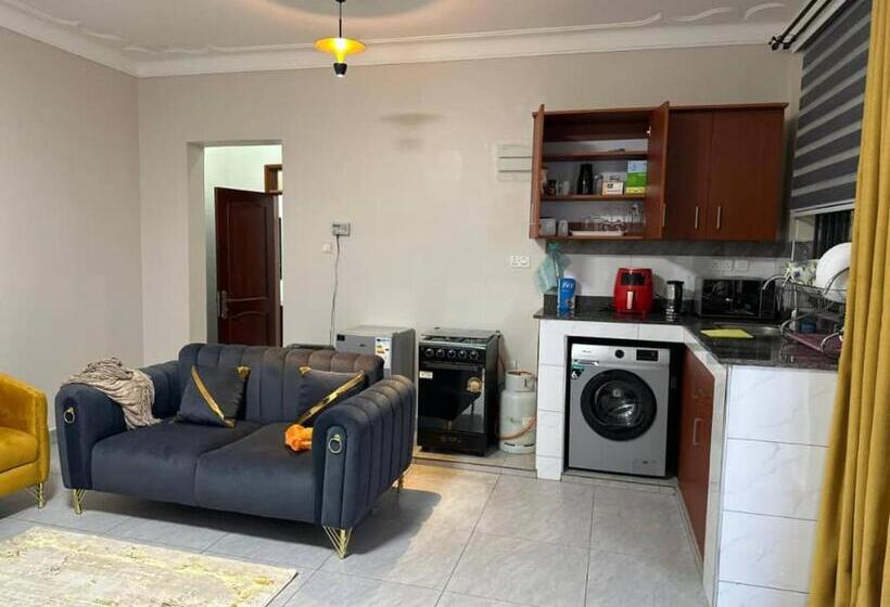 تختخواب و صبحانه Travel Hive