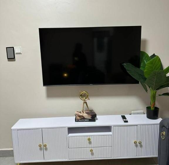 تختخواب و صبحانه Travel Hive