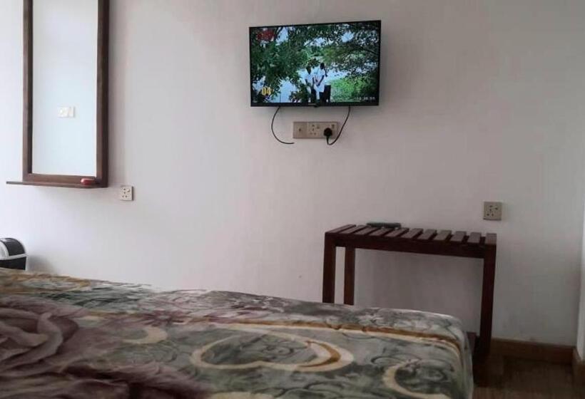 Отель Golden Eco Resort