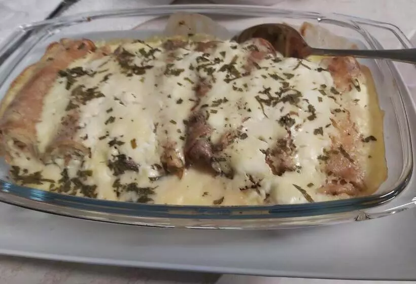 ホテル Pensiunea La Cazaci