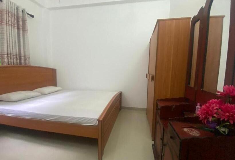 Пансион Bat House