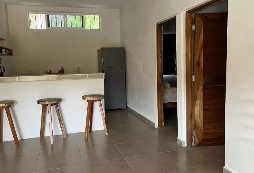 ペンション Guayacán Surf House