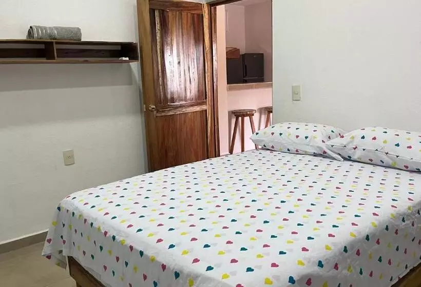 ペンション Guayacán Surf House