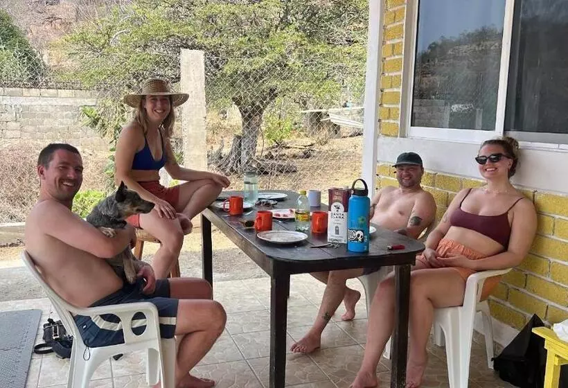 ペンション Guayacán Surf House