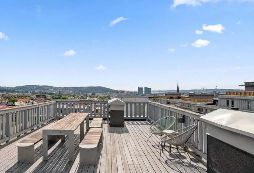 ペンション Happy Days Relaxing Room With Smart Solutions Shared Apartment With One Other Bedroom