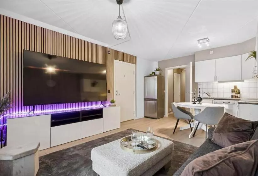 ペンション Happy Days Relaxing Room With Smart Solutions Shared Apartment With One Other Bedroom