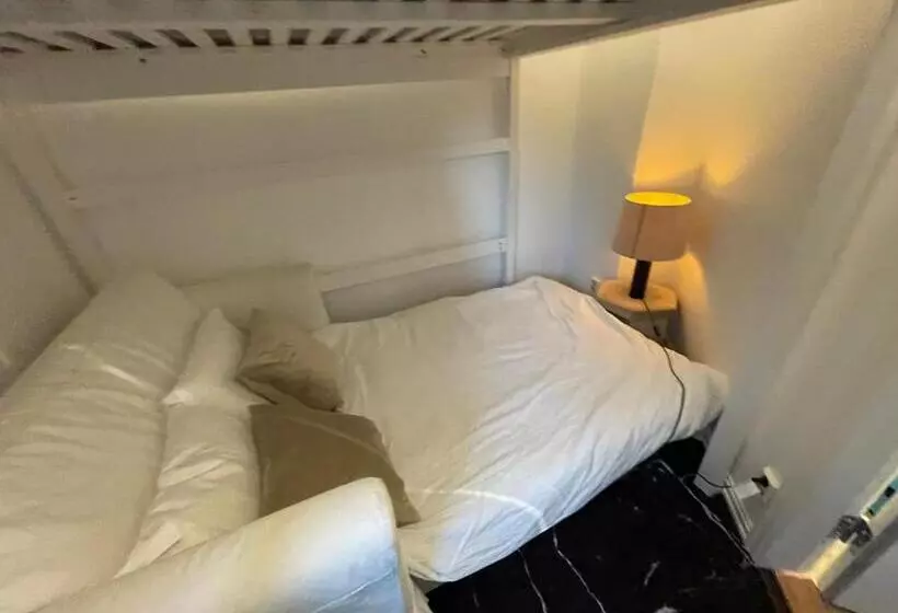 ペンション Happy Days Relaxing Room With Smart Solutions Shared Apartment With One Other Bedroom
