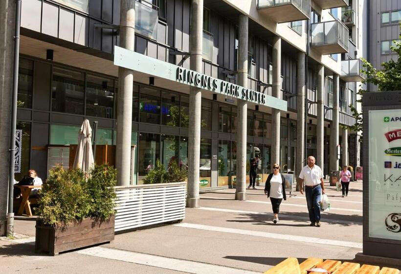 Pensión Happy Days Relaxing Room With Smart Solutions Shared Apartment With One Other Bedroom