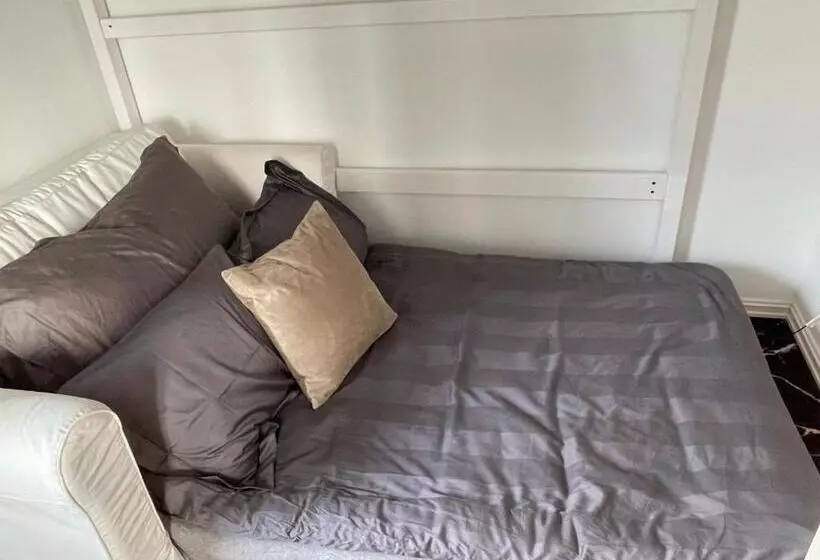 ペンション Happy Days Relaxing Room With Smart Solutions Shared Apartment With One Other Bedroom