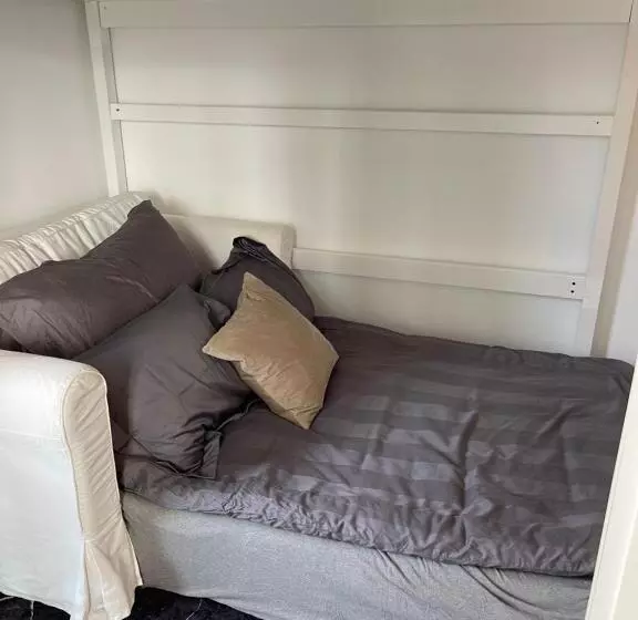 ペンション Happy Days Relaxing Room With Smart Solutions Shared Apartment With One Other Bedroom
