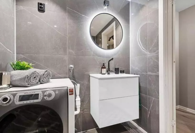 ペンション Happy Days Relaxing Room With Smart Solutions Shared Apartment With One Other Bedroom