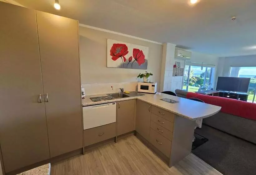 پانسیون The Lily Inn