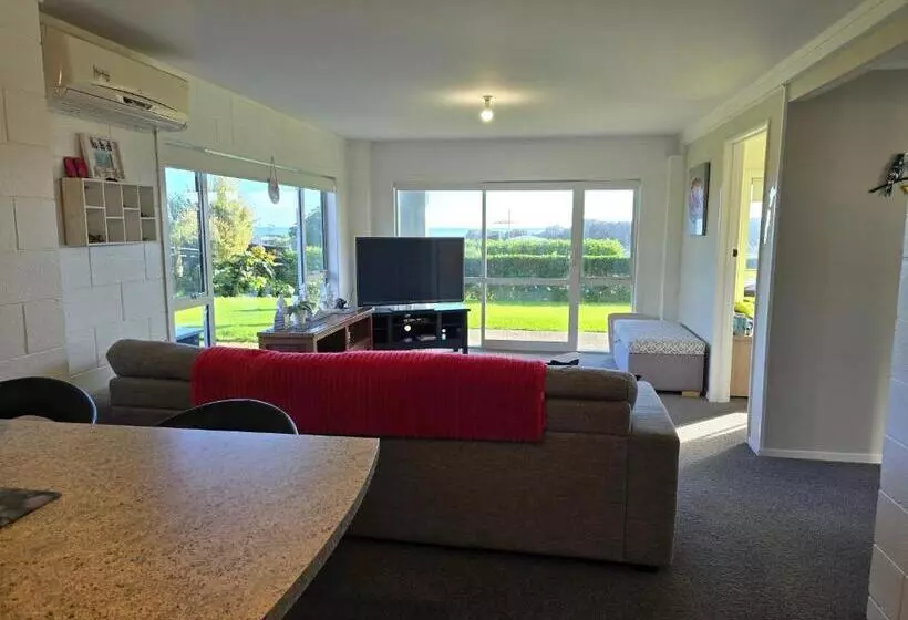 پانسیون The Lily Inn