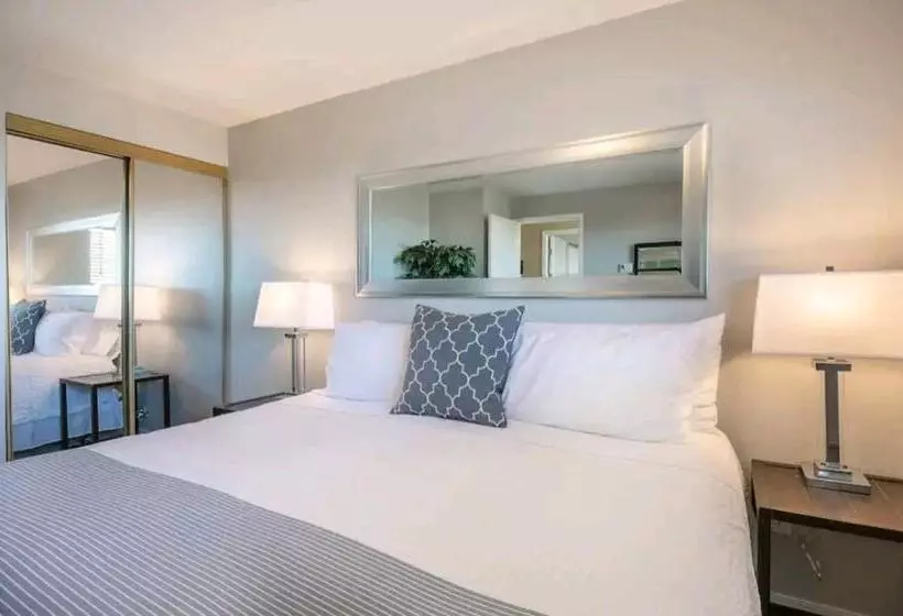 206 Megan S Condo