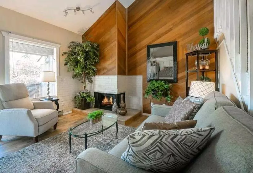206 Megan S Condo