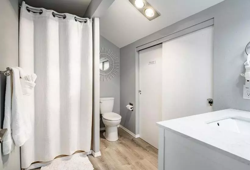 206 Megan S Condo