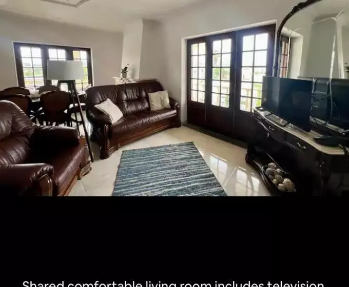 Aamiaismajoitus (B&B) Brisa Bright Retreat Near The Beach!