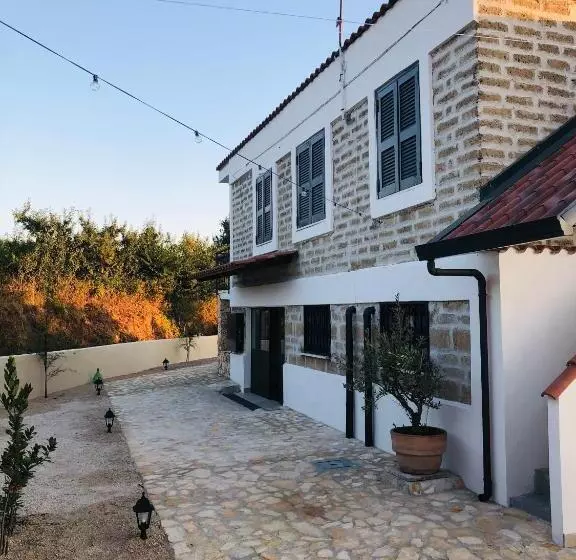 Aamiaismajoitus (B&B) Guar Country Resort