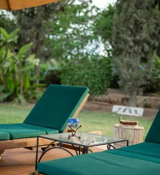 تختخواب و صبحانه Nawara Residence