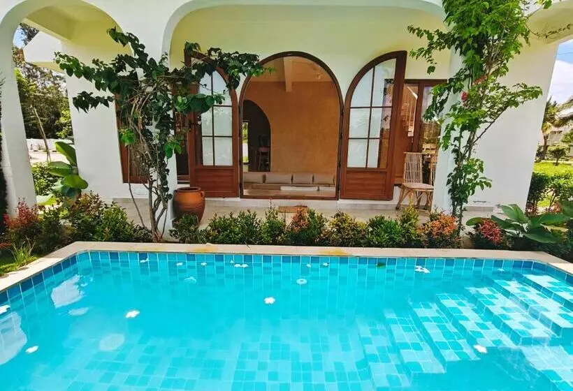 Aamiaismajoitus (B&B) Tuscan Breeze, Nandi Hills