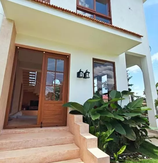 Aamiaismajoitus (B&B) Tuscan Breeze, Nandi Hills