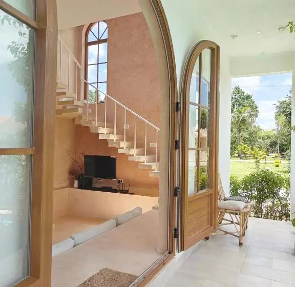 Aamiaismajoitus (B&B) Tuscan Breeze, Nandi Hills