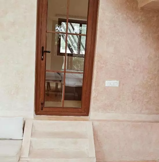 Aamiaismajoitus (B&B) Tuscan Breeze, Nandi Hills