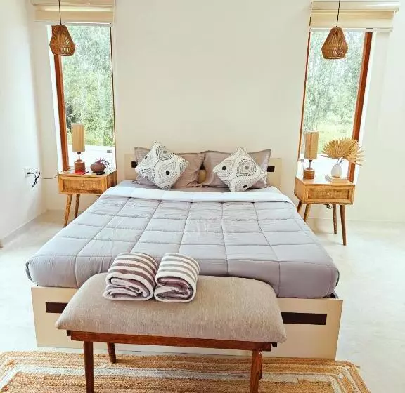 Aamiaismajoitus (B&B) Tuscan Breeze, Nandi Hills