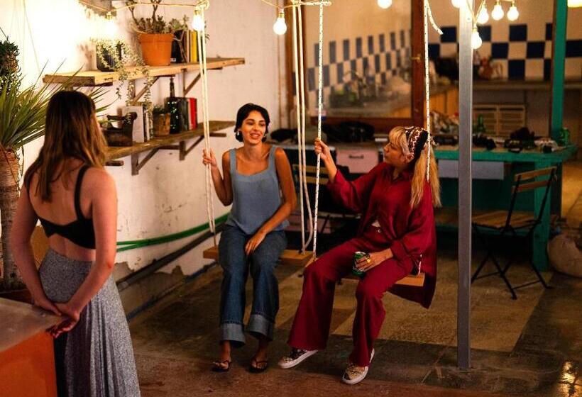 Doña Rose Surf Hostel