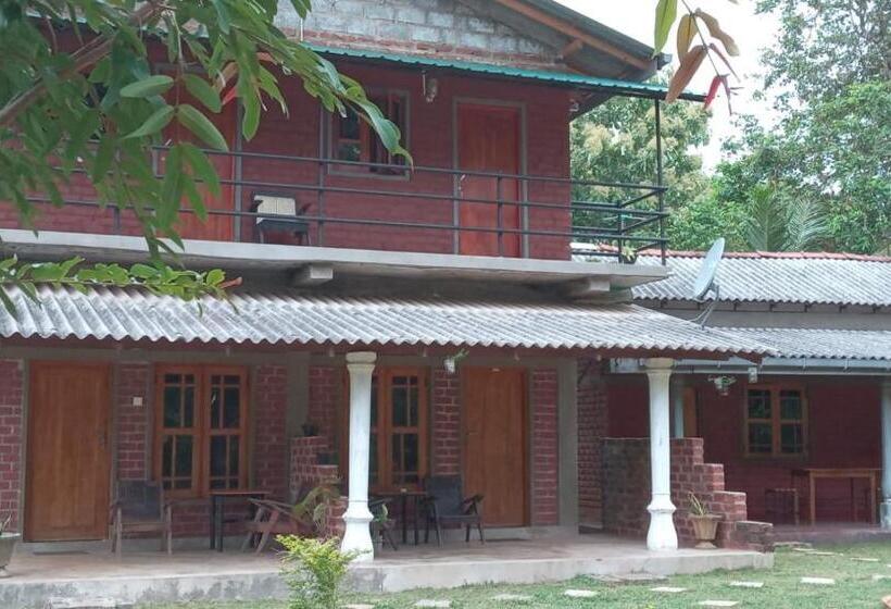 בית מלון כפרי Kudawewa Rest