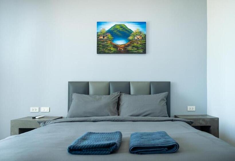 Hotel Reboot Retreat