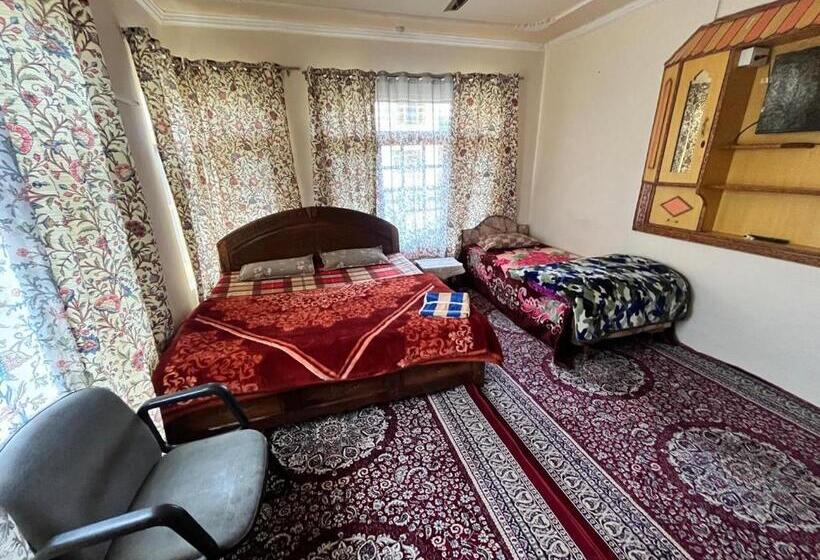 هتل Shahin Heritage And Homestays