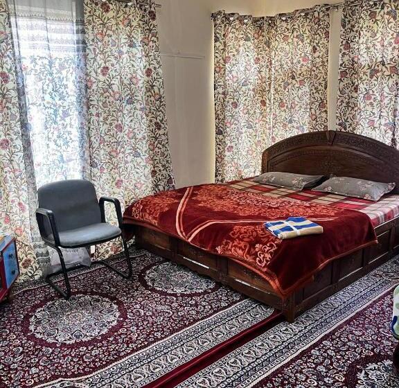 هتل Shahin Heritage And Homestays