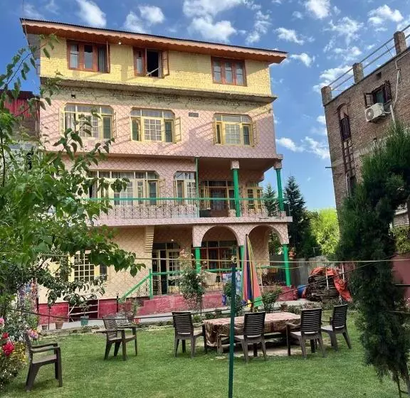 ホテル Shahin Heritage And Homestays