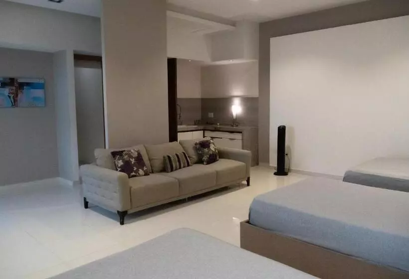 Infinity Suites Habitación Triple 105