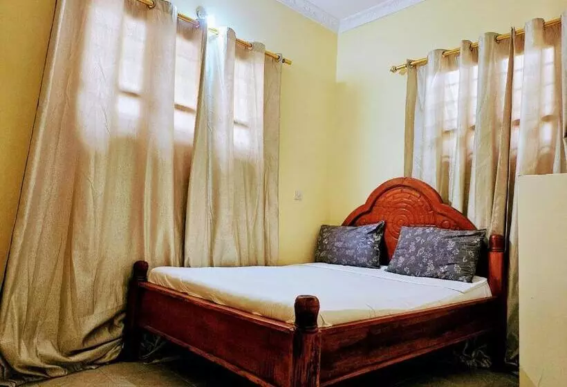 Pension Asante Hostel