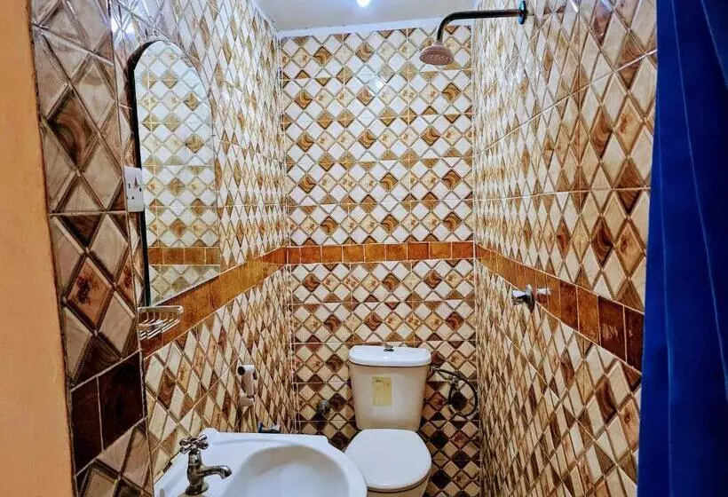 Pension Asante Hostel