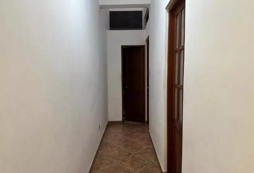 ペンション Habitacion Simple Huaca Pucllana