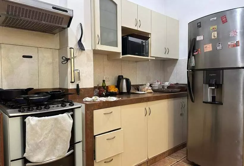 ペンション Habitacion Simple Huaca Pucllana