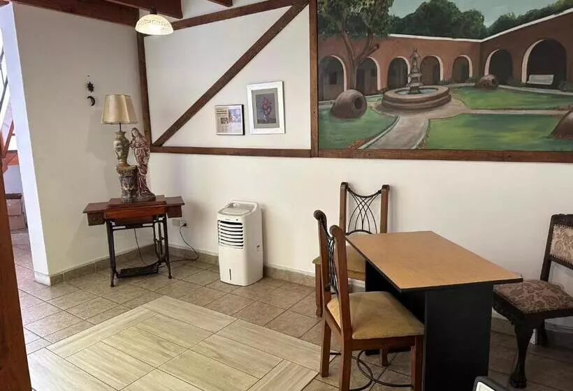 ペンション Habitacion Simple Huaca Pucllana