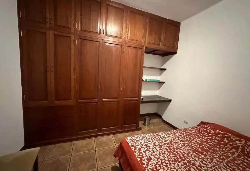 ペンション Habitacion Simple Huaca Pucllana