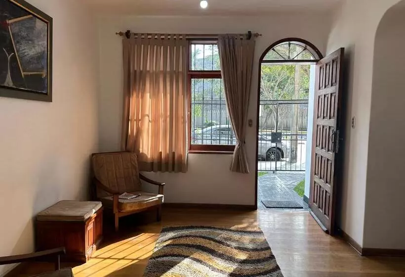 ペンション Habitacion Simple Huaca Pucllana
