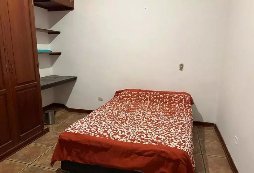 ペンション Habitacion Simple Huaca Pucllana